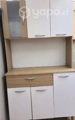 Muebles de cocina con mesa