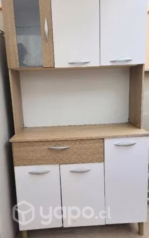 Muebles de cocina con mesa