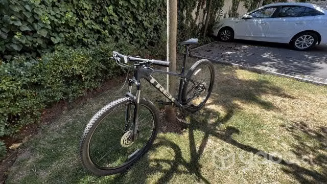 Trek Marlin 7 aro 29 azul/gris M/L