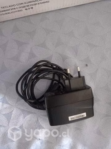 Teclado casio LK-S450 con atril y adaptador casio