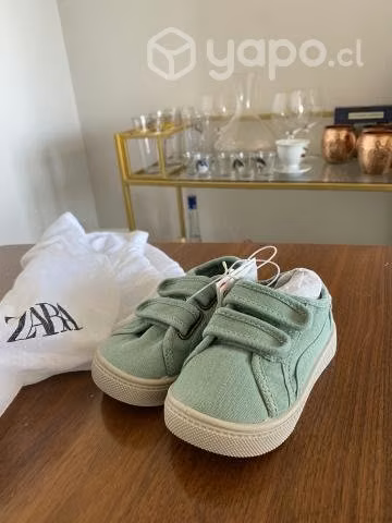 Zapatillas Zara Nro.22