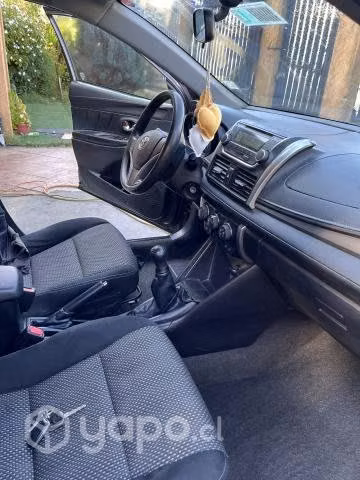 Toyota Yaris GLI 65.000 kilómetros - Imagen 4