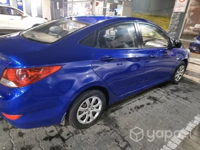 Hyundai accent, año 2012 - Imagen 3