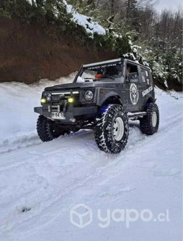 Suzuki samurai sj413