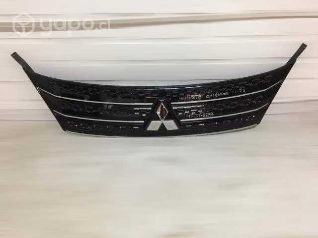 Mascara mitsubishi outlander 2021-2023