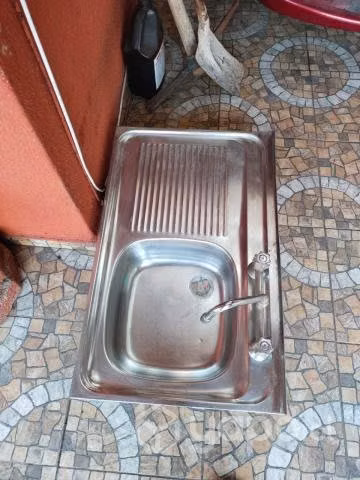 Lavaplato con llave seminuevo