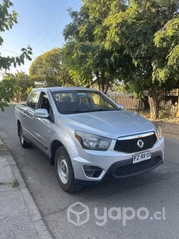 Camioneta Ssangyong Actyon Sport 2.0 año 2014