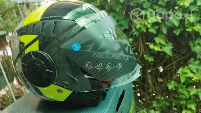 Casco axxis