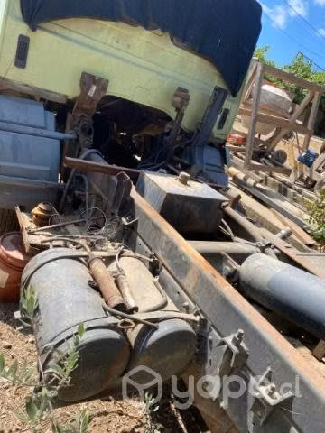 Vendo camión tolva de 7 cubos sin motor l