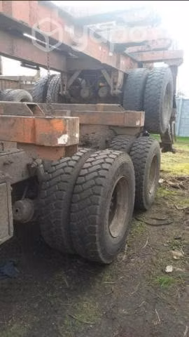 Vendo camión Freightliner con autocargante
