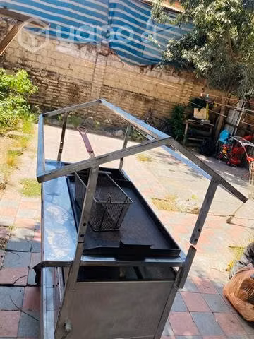 Carrito con plancha y freidora