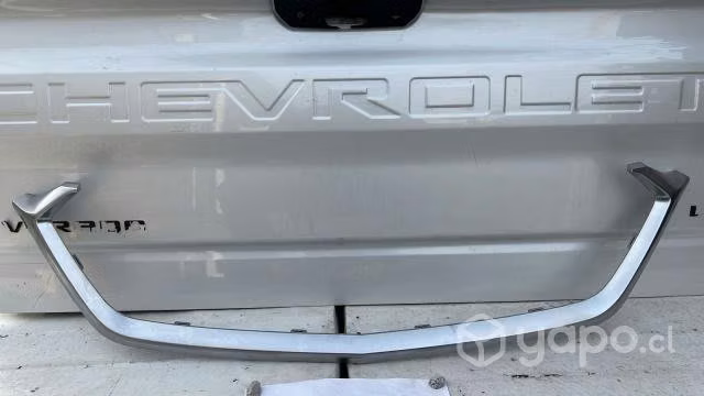 Chevrolet captiva moldura mascara (19-23)
