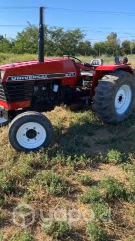 Tractor universal 643 75HP