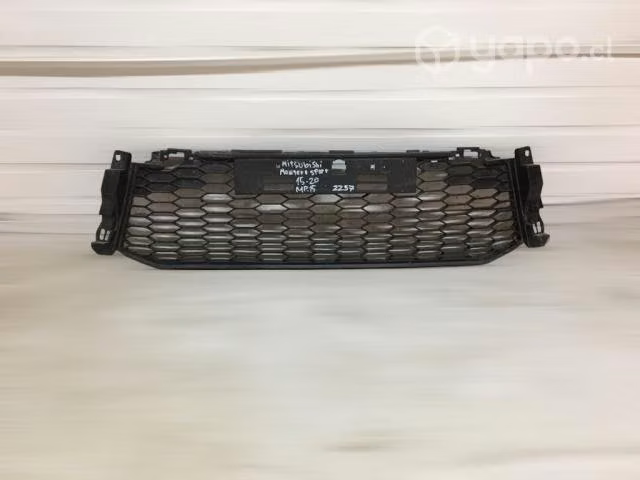 Rejilla mitsubishi montero sport 2015-2020