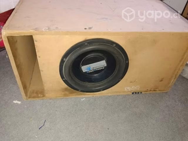 Woofer soutream 2400wat con su caja
