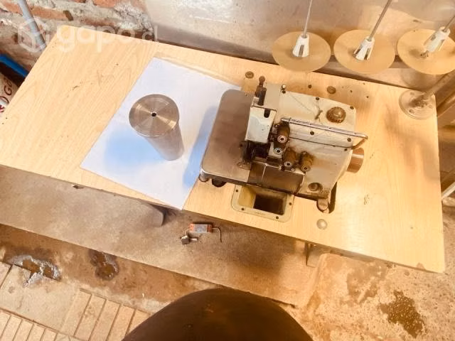 Maquina de coser industrial
