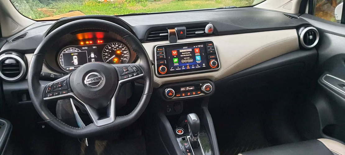 Nissan Versa versión Exclusive