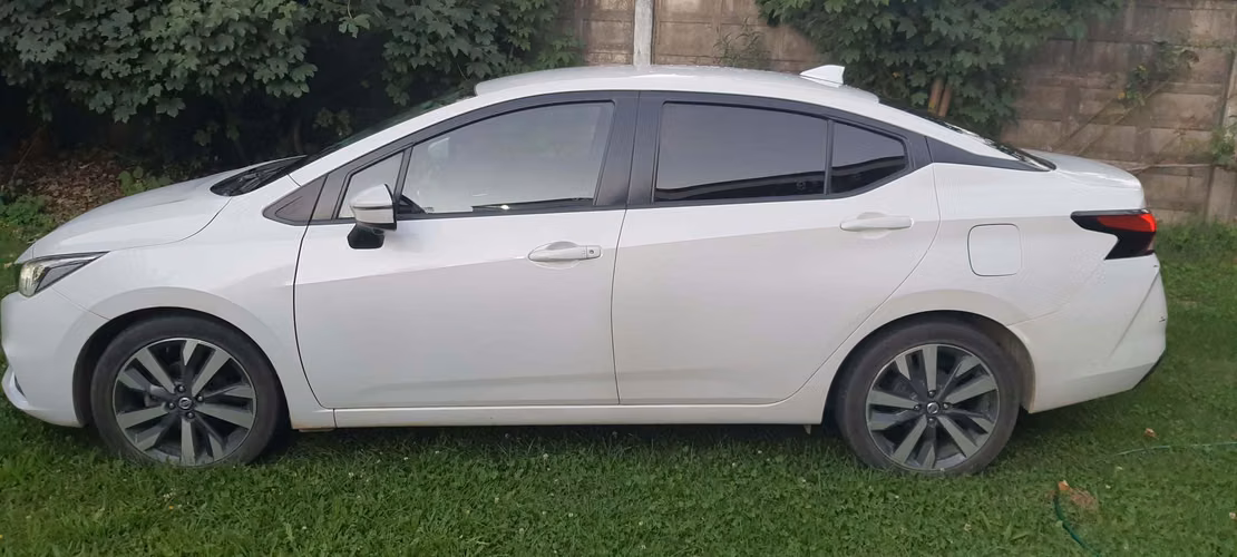 Nissan Versa versión Exclusive