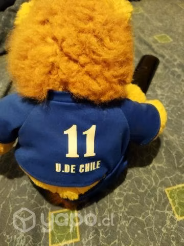 Se vende parka + camiseta + león de la U