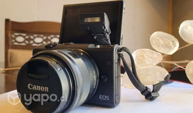 Camara CANON marca EOS M200