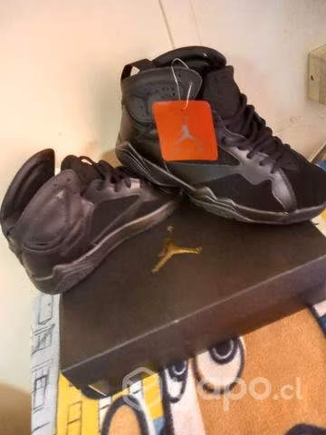 Jordan retro black