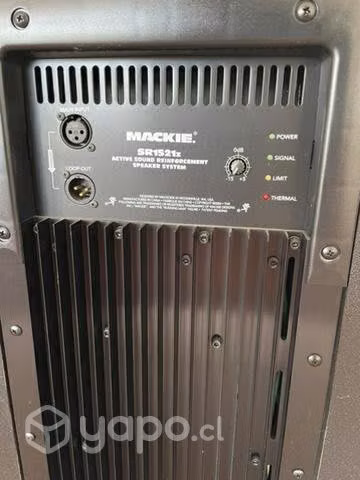 Caja activa Mackie SR1521z