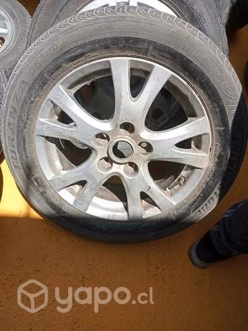Mazda 3 llanta original con neumatico envio regs