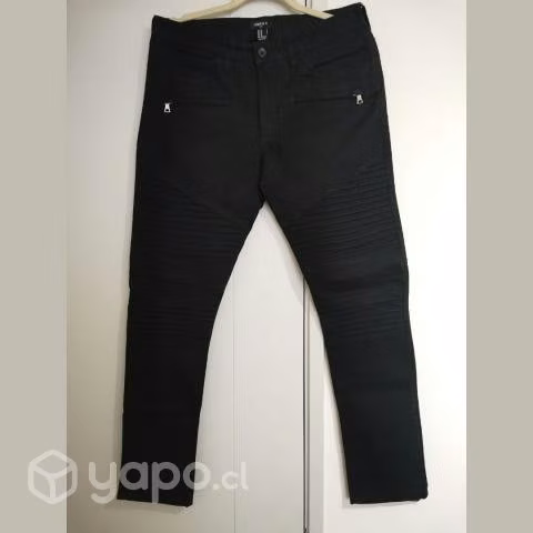 Pantalón tipo Biker