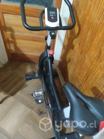 Bicicleta para ejercicios y cardio