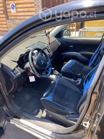 Camioneta Outlander año 2007