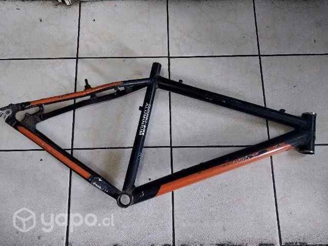 Marco de aluminio y llantas nuevas de bicicleta 25