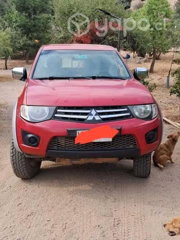 Mitsubishi l200 2015