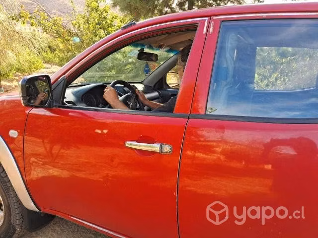 Mitsubishi l200 2015