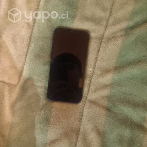 IPhone 12 (precio negociable) y cargador