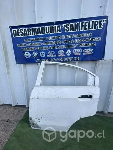 Puerta trasera izquierda sail