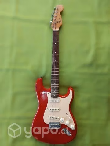 Squier Strat Roja