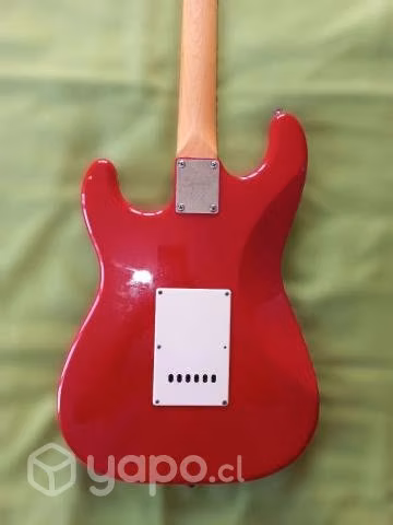 Squier Strat Roja