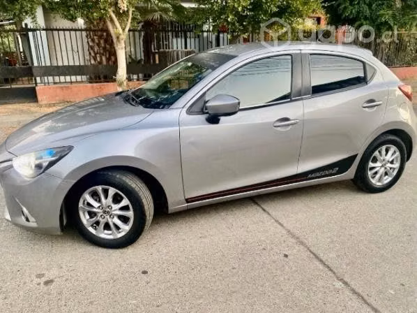 Vendo mi Mazda 2 2016