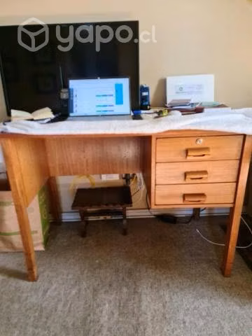 Escritorio con tres cajoneras, medidas Largo 1.00