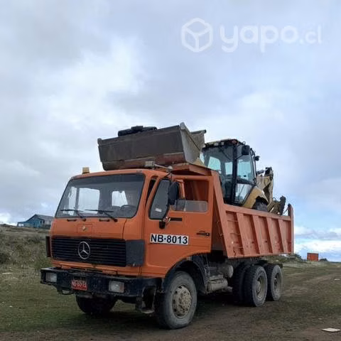 Camión tolva mercedes benz