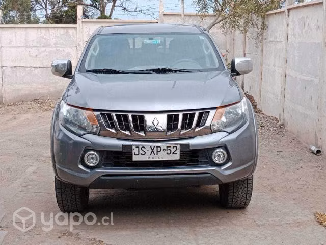 Mitsubishi l200 2017