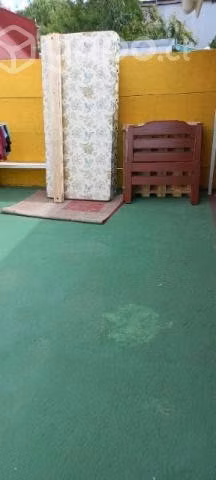 2 camas de una plaza con colchón