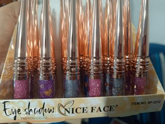 Lote de maquillaje - Imagen 4