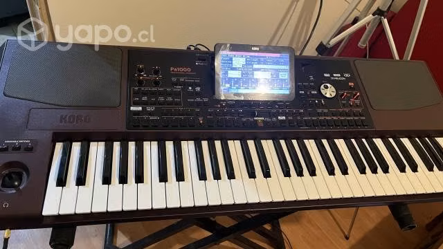 Teclado Korg PA1000