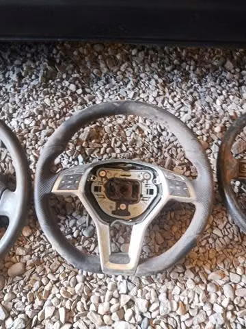 Mercedes benz a200 volante manubrio cuero original