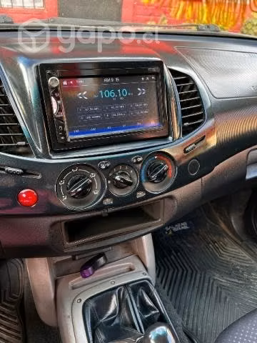 Camioneta Mitsubishi katana 2015