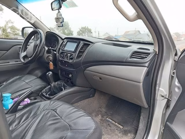 Mitsubishi L 200 2016