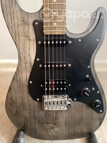 Guitarra Michael Kelly + Extras