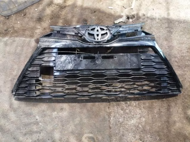 Rejilla parachoque delantero toyota yaris 2023