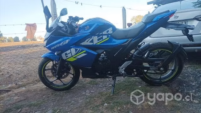 Moto zuzuzki gizzer año 2023